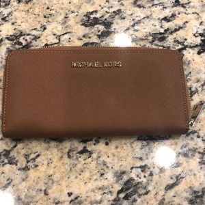 Michael Korea large zip wallet